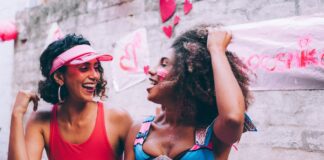 découvrez l'essence de l'amour à travers des réflexions poignantes, des conseils pratiques et des récits émouvants. plongez dans un univers où les sentiments s'entrelacent et où chaque histoire évoque la beauté des relations humaines.